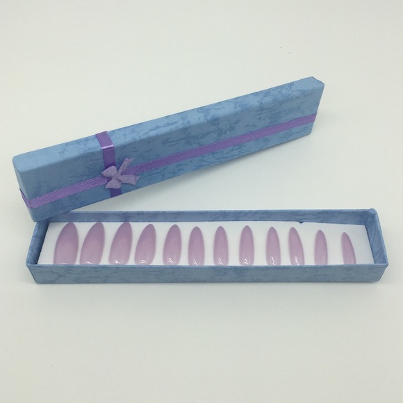 Lavender Extra Long Stiletto Press-On Nails - Picture 2 of 4